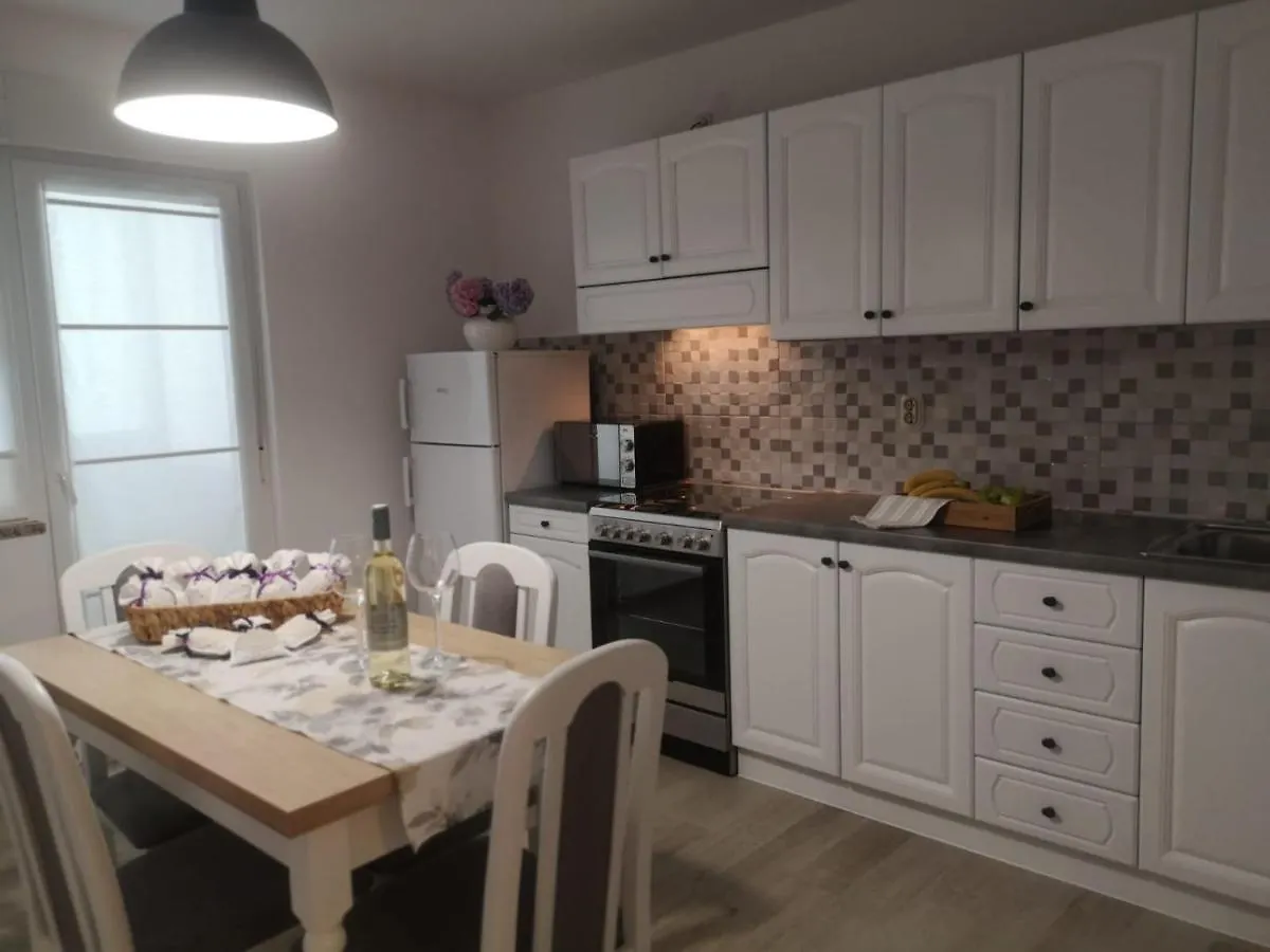 Apartment Lena 0*, Pula Croatia